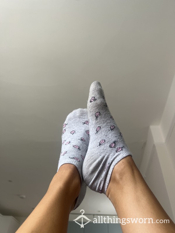 Grey Ladybug Ankle Socks