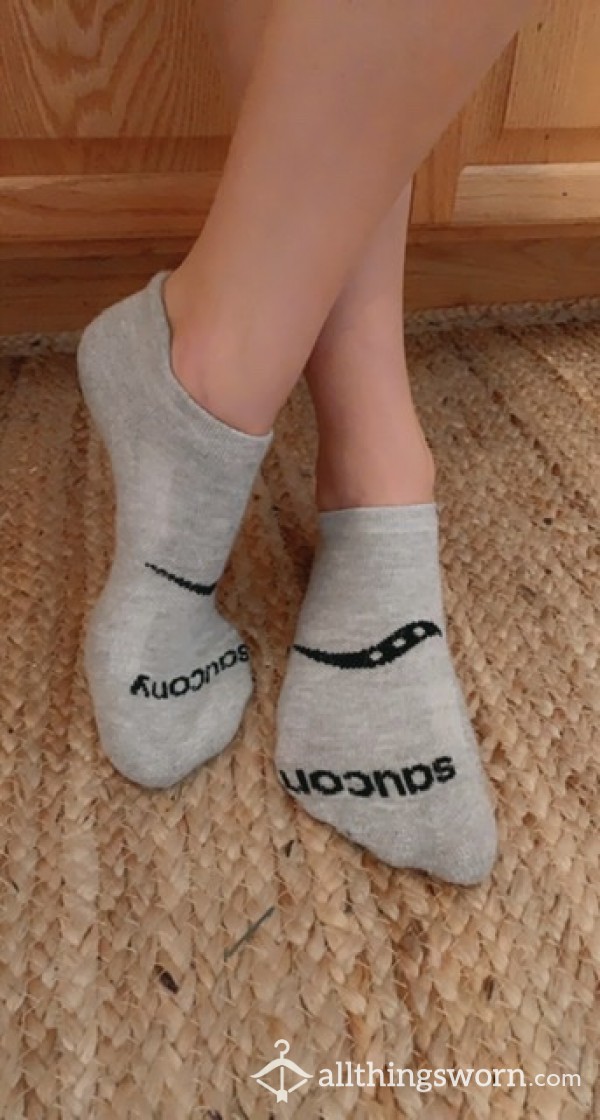 Grey Saucony Athletic Socks - FREE SHIPPING *
