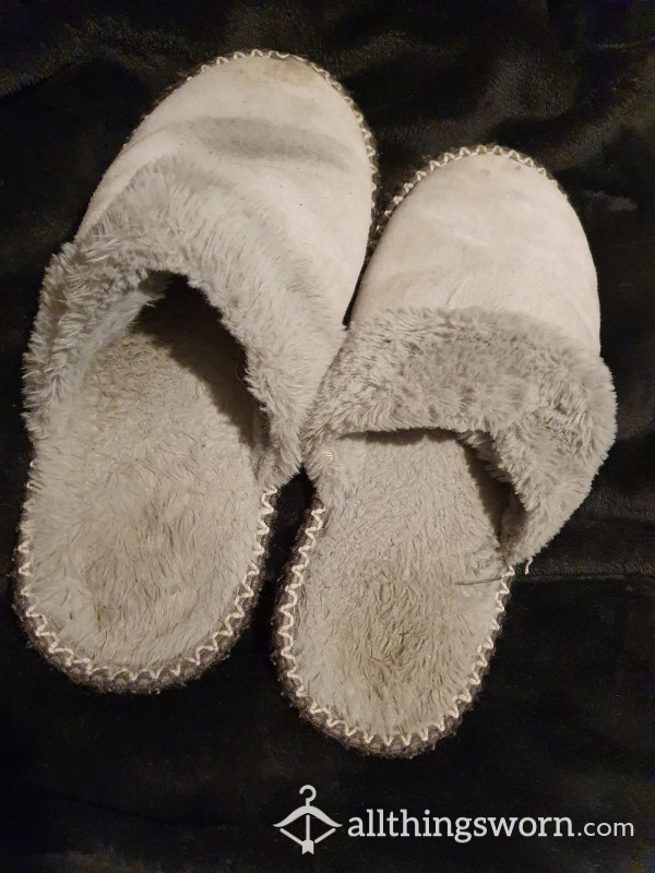 Grey Slippers With A Sweet Sweat Smell