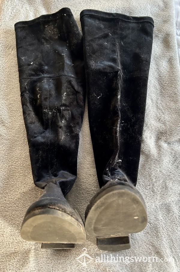 Gross Flat Velvet/Suede Black Well Loved Well Worn Size 5 Boots