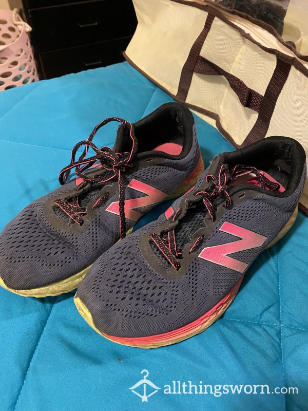 Gym Shoes, Size 10