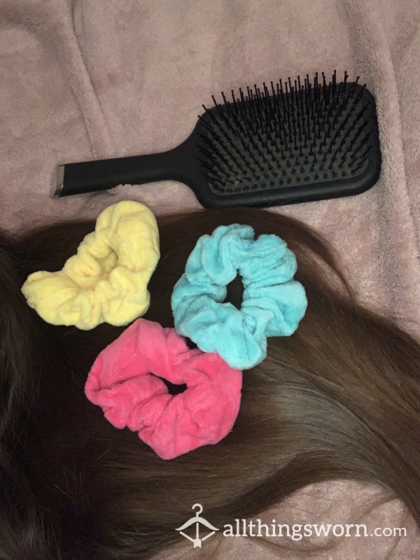Hair Scrunchies 👱🏼‍♀️ GHD Paddle Brush