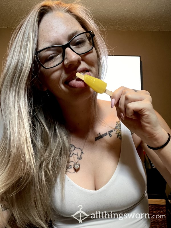 Lick & Suck This Delicious Popsicle 😍