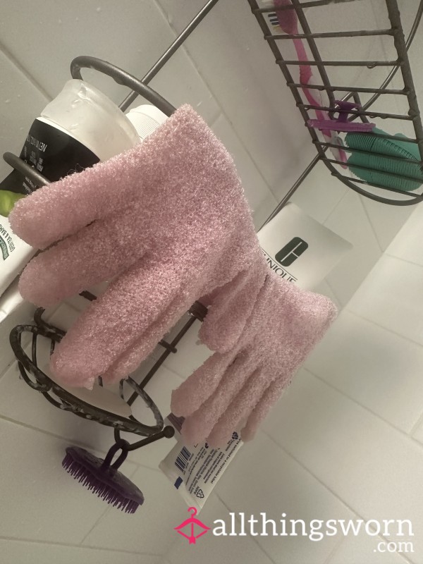 In-shower Exfoliating Glove 🧤