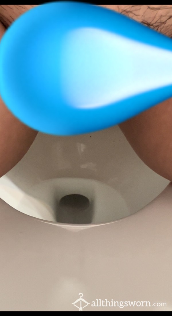 Japanese Girl Peeing In Toilet