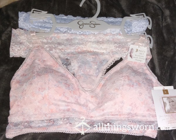 Jessica Simpson Pastel  Lace Bralette And Thongs Set. Size Small.
