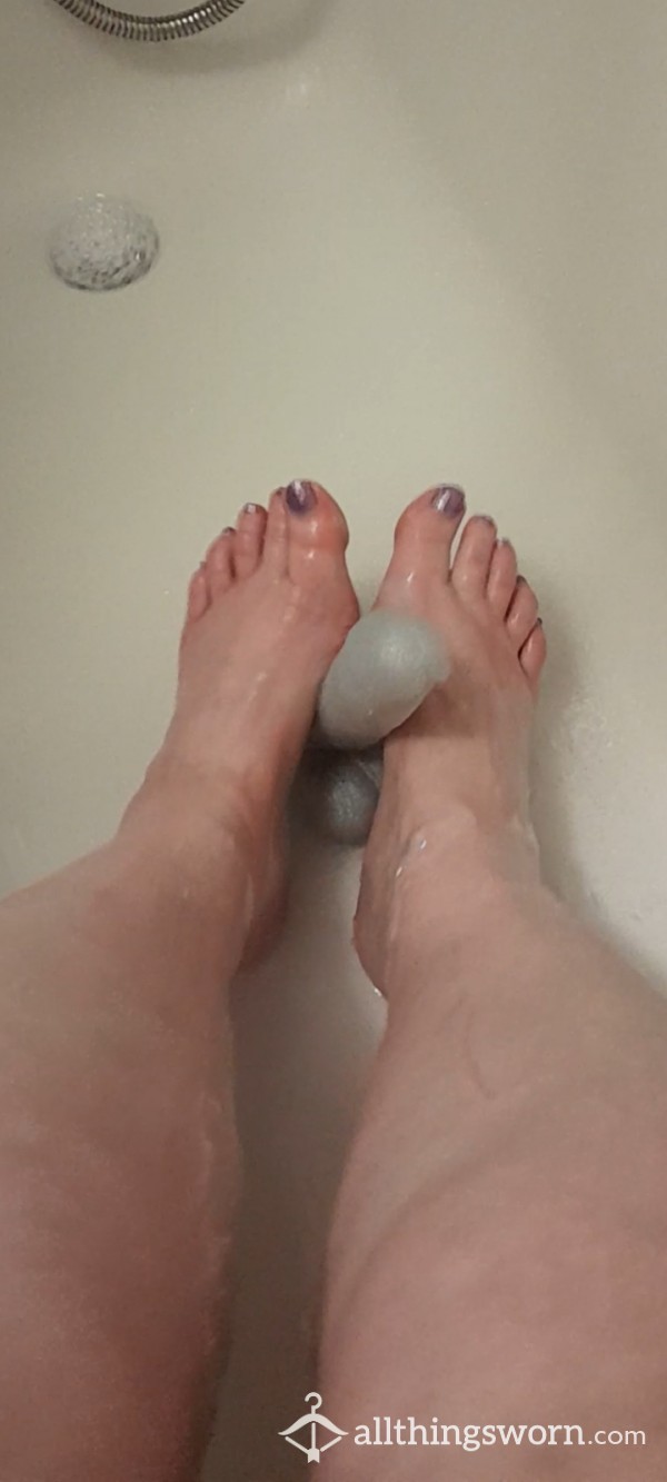 Just Over 6 Mins For A £5. My First Ever Foot Fetish/kink Video. Infact My First Ever Video. Washing, Drying And Creaming My "dirty" Feet. 😘