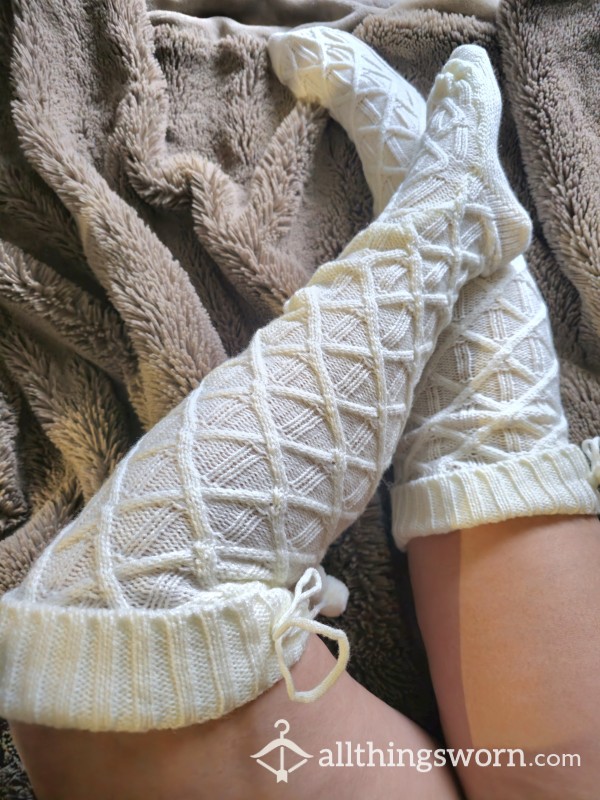 Knee High Knit Pom Pom Socks 💕