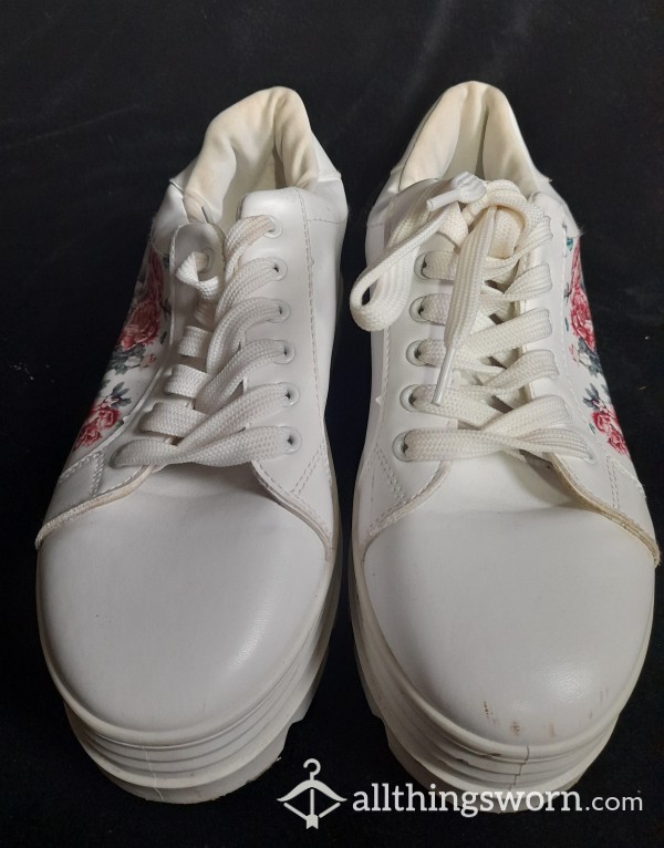 Koi White Trainer With Platform And Floral Design