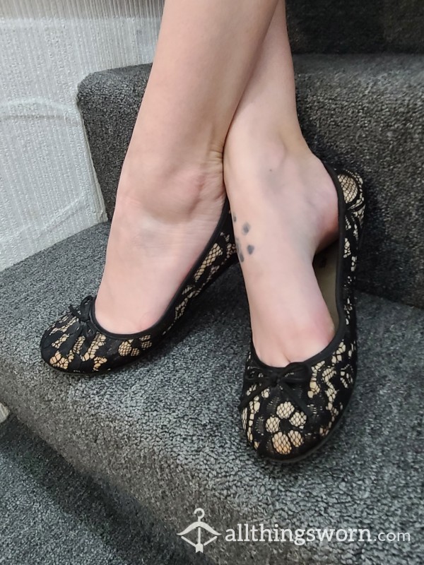 Lace Tan And Black Slip On Shoes