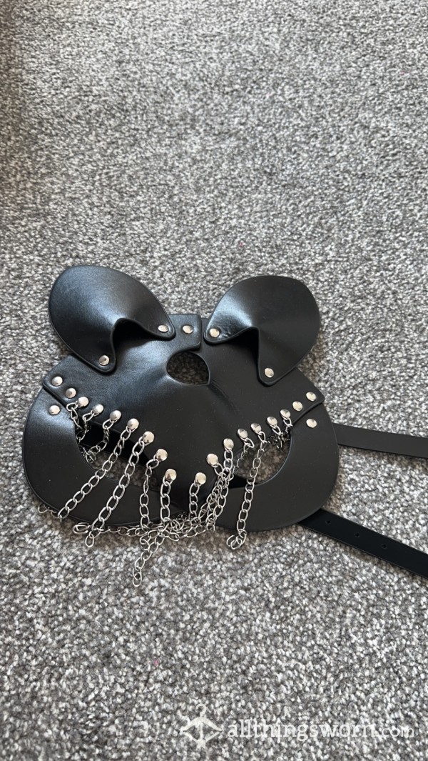 Leather Mask With Chains