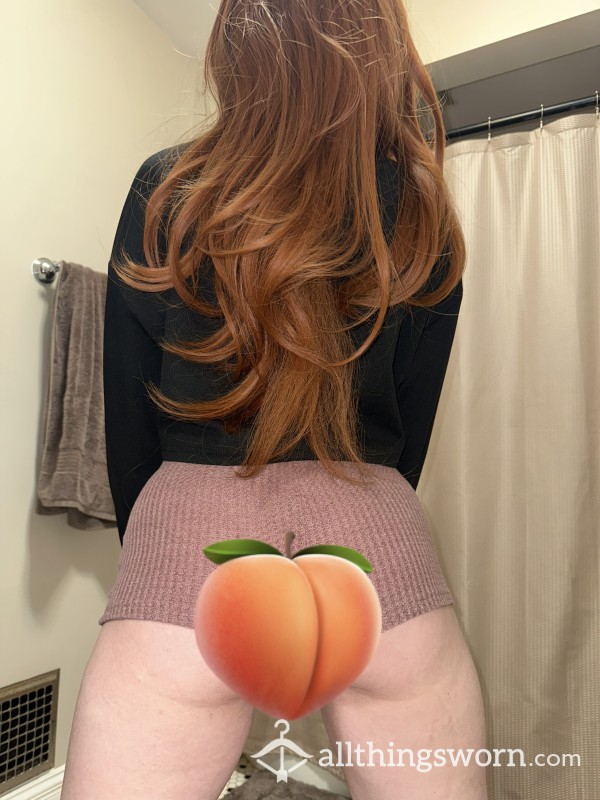 Lemme Shake My Ass For You! 🍑