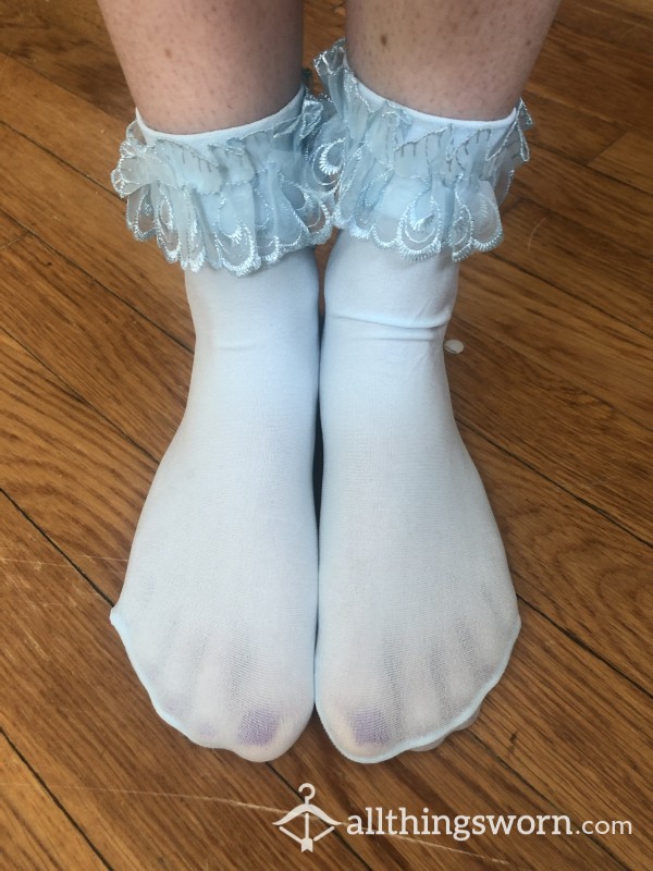 Freckle: Light Blue Frilly Socks