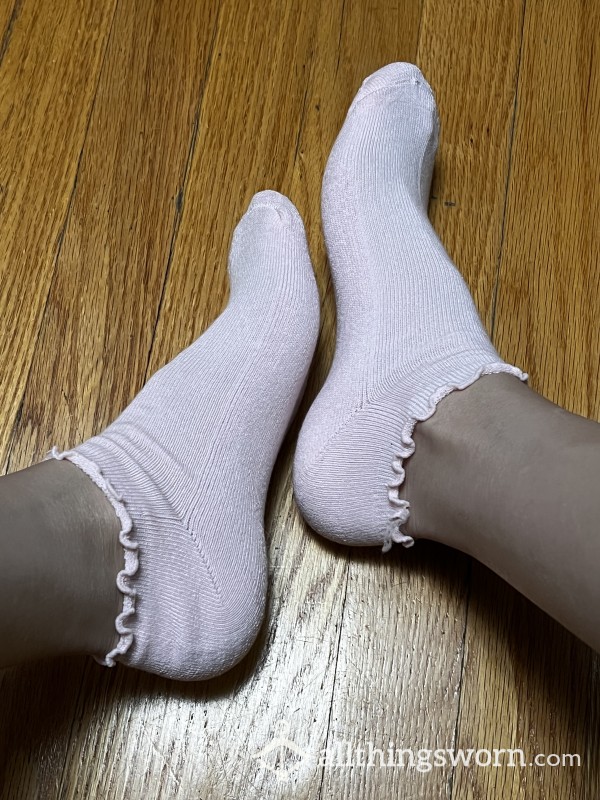Light Pink Ruffle Ankle Socks