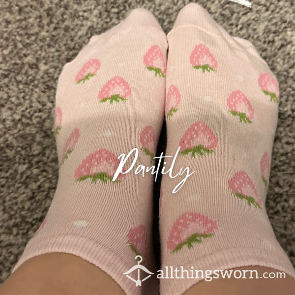 Light Pink Strawberry Print Ankle Socks