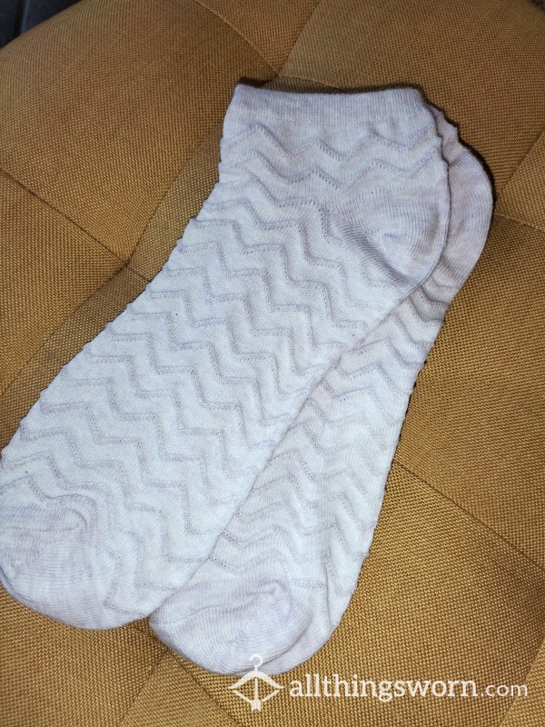 Lilac Zigzag Trainer Socks