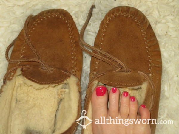 Lisa's Well Worn UGG Slippers Foot Lovers Dream