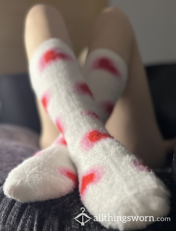 Long White Fluffy Socks With Heart Detail- 5 Day Wear