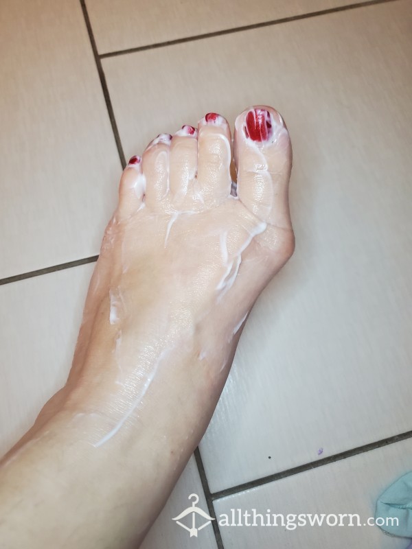 Lotion Toes 😜💦