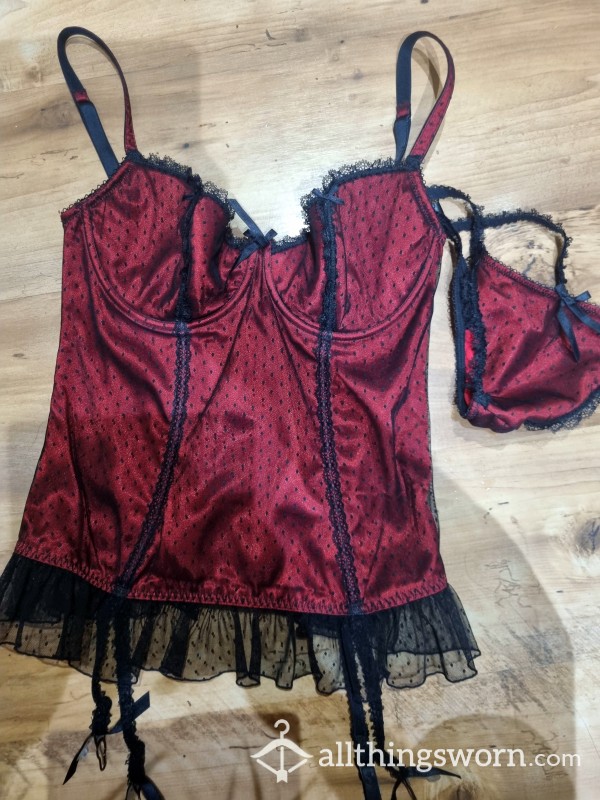 💋🖤 Sexy N Seductive, Dark Red Corset Basque With Matching Thong! 🖤💋