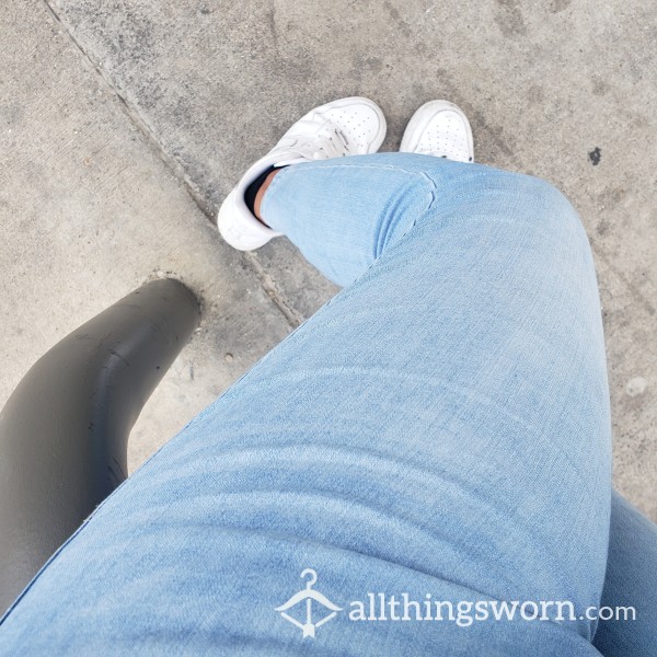 M Blue Skinny Jeans 💙 36hr Wear