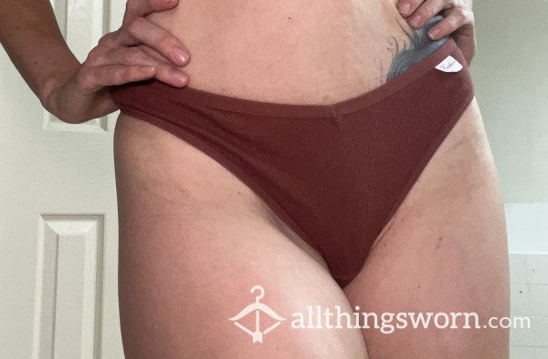 Maroon Thong. Sweet Scent 🐱
