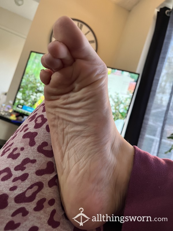 Massaging Lotion Into My Sexy Feet