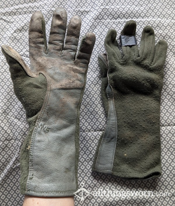 Military Work Gloves - Extremely Worn