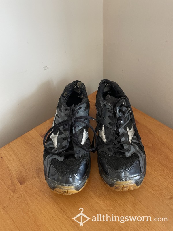 Mizuno Volleyball Shoes (3 Years Of Love)