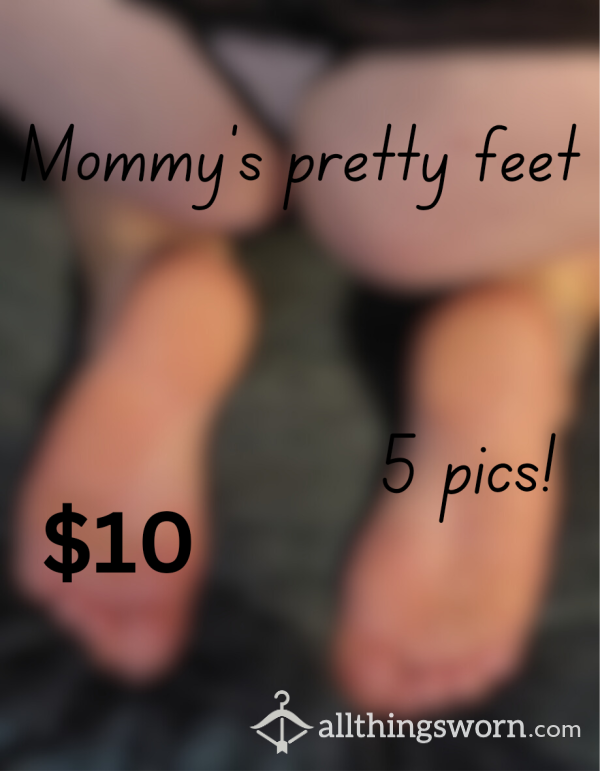 Mommy's Pretty Feet, Size 12, Soles Scrunched Feet. 5 Pics