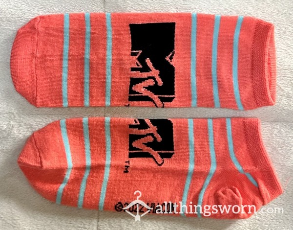 🧦 MTV Logo Socks - Gray & Pink W/Checker Pattern 🤍💗