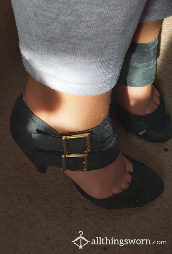 Leather Heeled Buckled Cuff Sandals