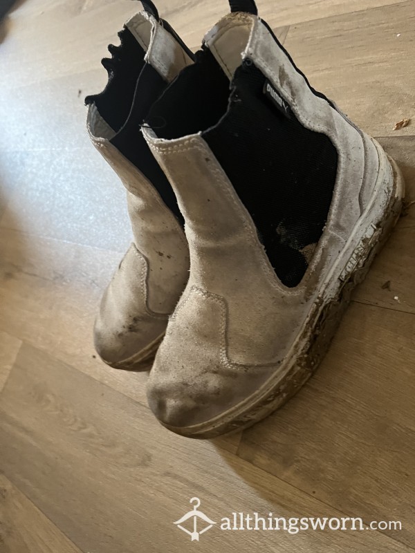 Muddy Puma Chelsea Boots