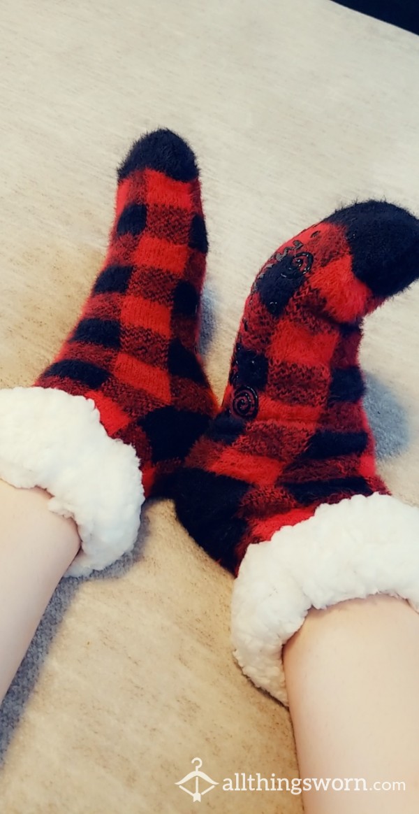 Muk Luks Fuzzy Socks!