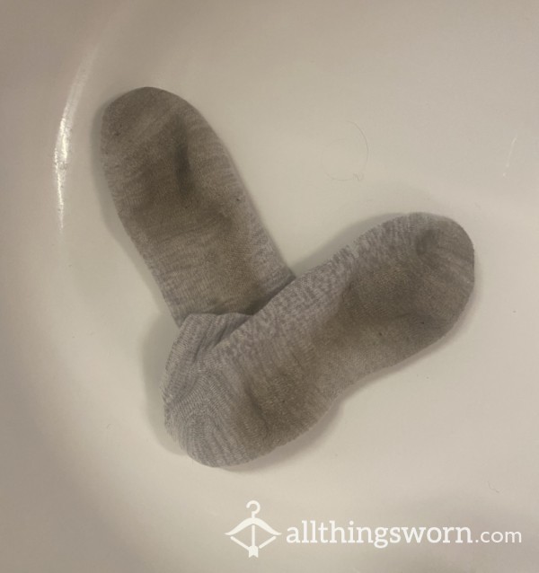 My 48 Hour Worn Socks 🤢