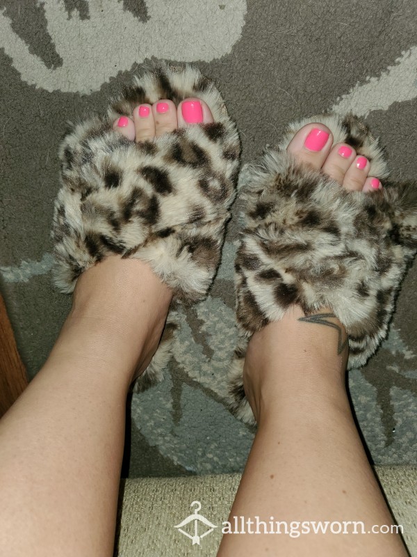 My Comfy Cheetah Open-toe Slippers