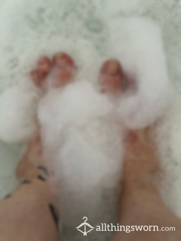 My Dirty Feet Splash In Soapy Bath