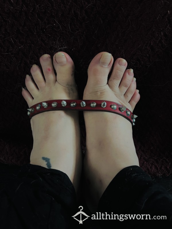 My Dirty Feet Wrapped Around A Dildo
