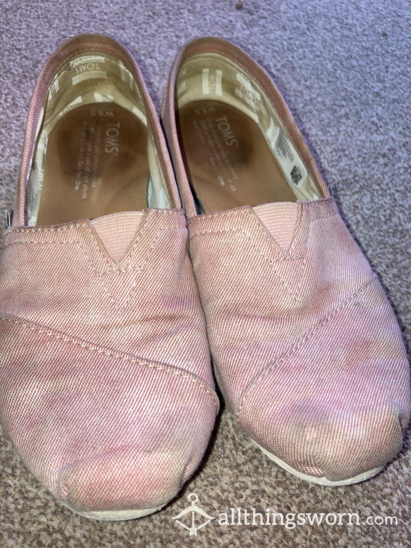 *WELL WORN* Marked And Dirty TOMS Sneakers