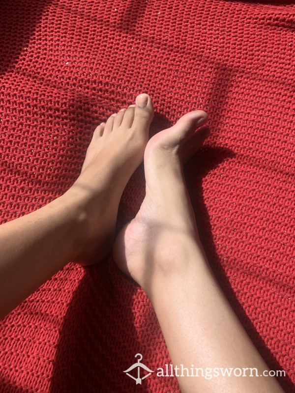 My Morning Feet Waiting For You To Lick Them 🥵🦶🏽