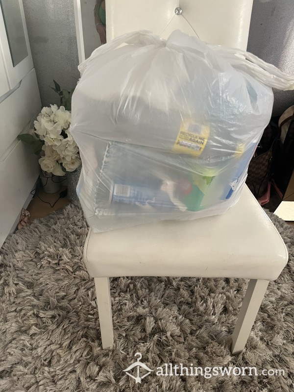 My Weekly Rubbish🗑️who’s Taking It Out For Me 😉