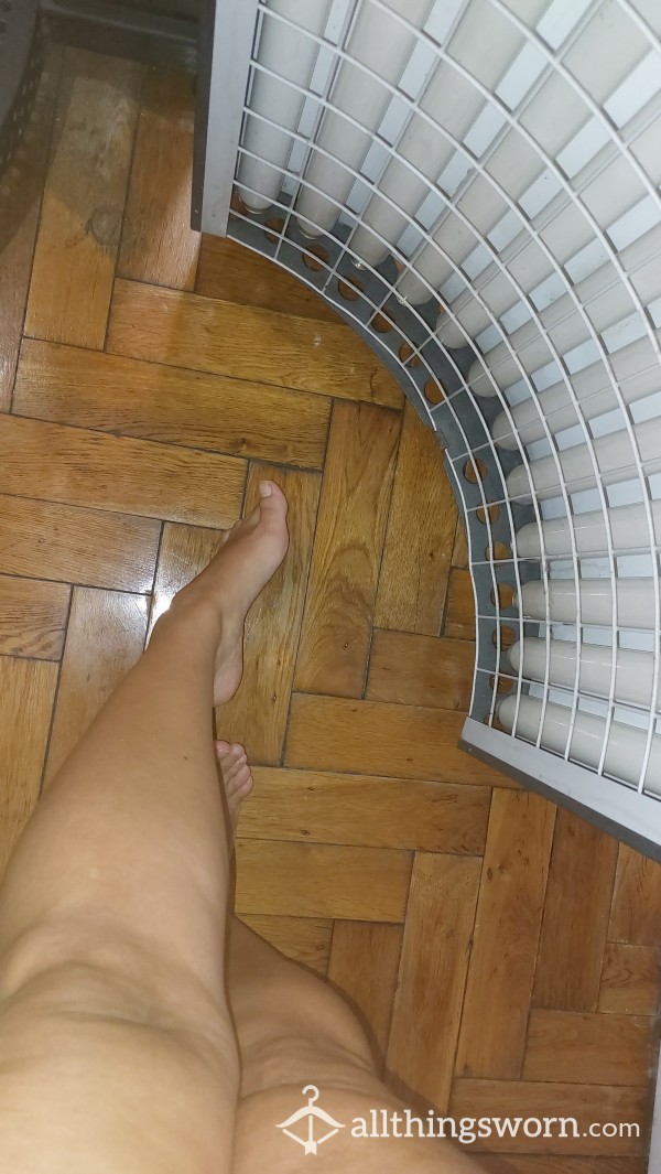 Naked Photoset After My Sunbed Session - 14 Photos