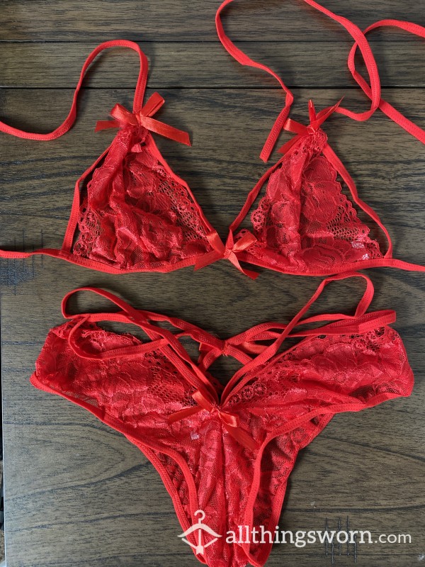 New Set!! 😍🤤 Waiting To Be Worn For You!