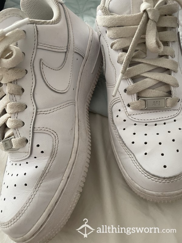 Nike Sneakers (White)