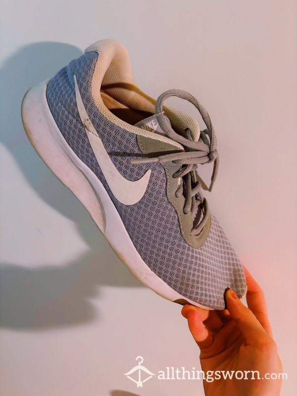 Nike Tennis Shoes