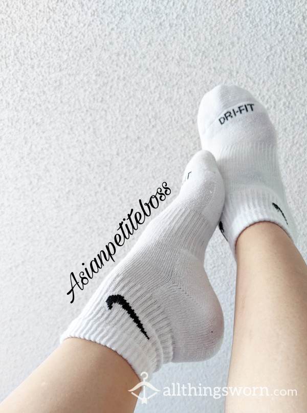 Nike White Ankle Socks (2 Days)