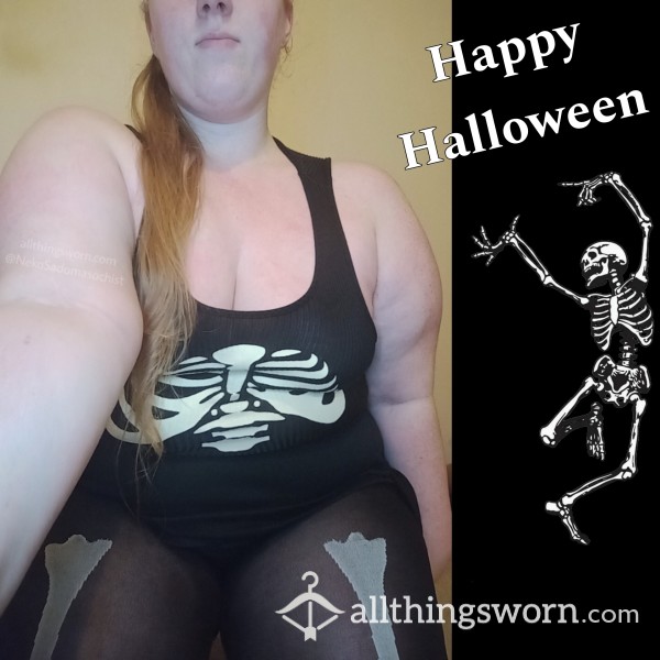 (No Sound) 💀 BBW Jiggles Curves In Halloween Skeleton Costume 💀 1:01 Mins
