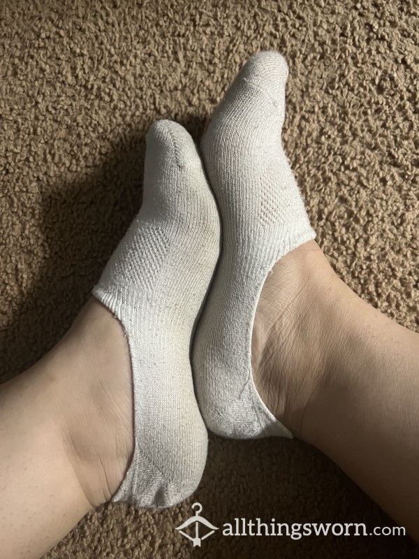 🧦 Not-so-white White No-show Socks 🧦