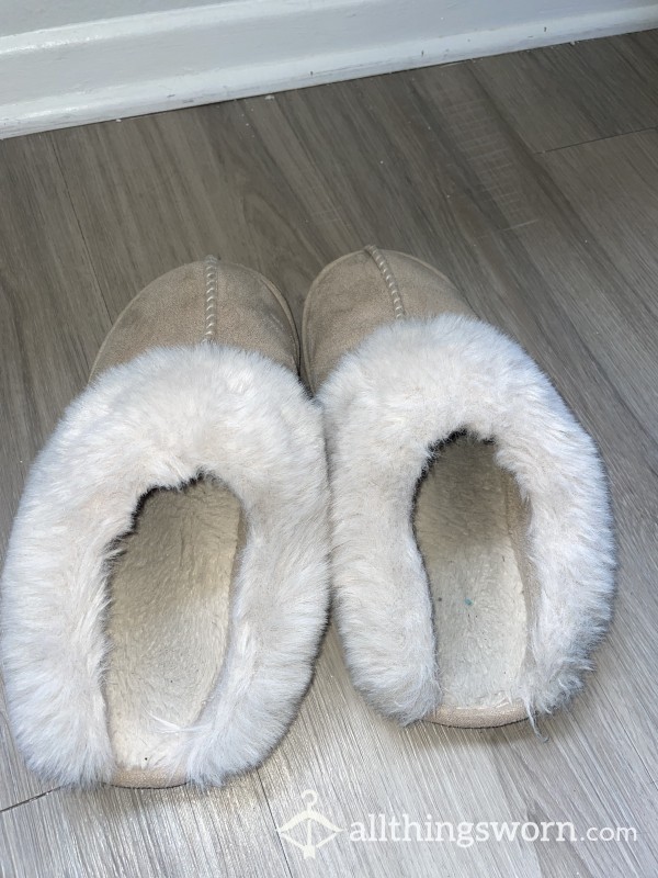 NUDE SLIPPERS (size 10) STINKY