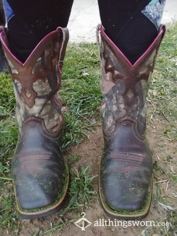 Old And Busted Camo Western Boots
